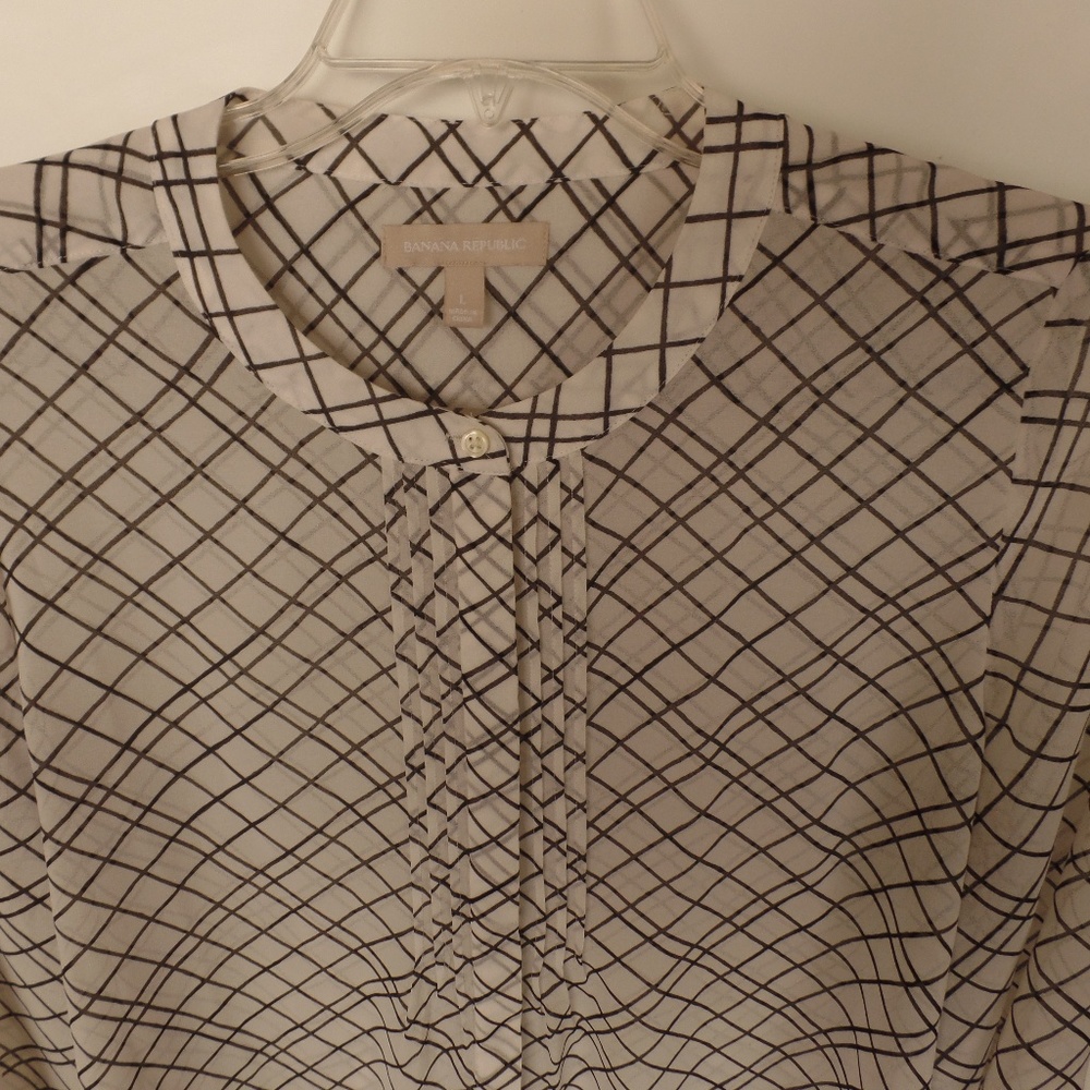Banana Republic Ivory & Black Semi-sheer Blouse - Picture 2 of 9
